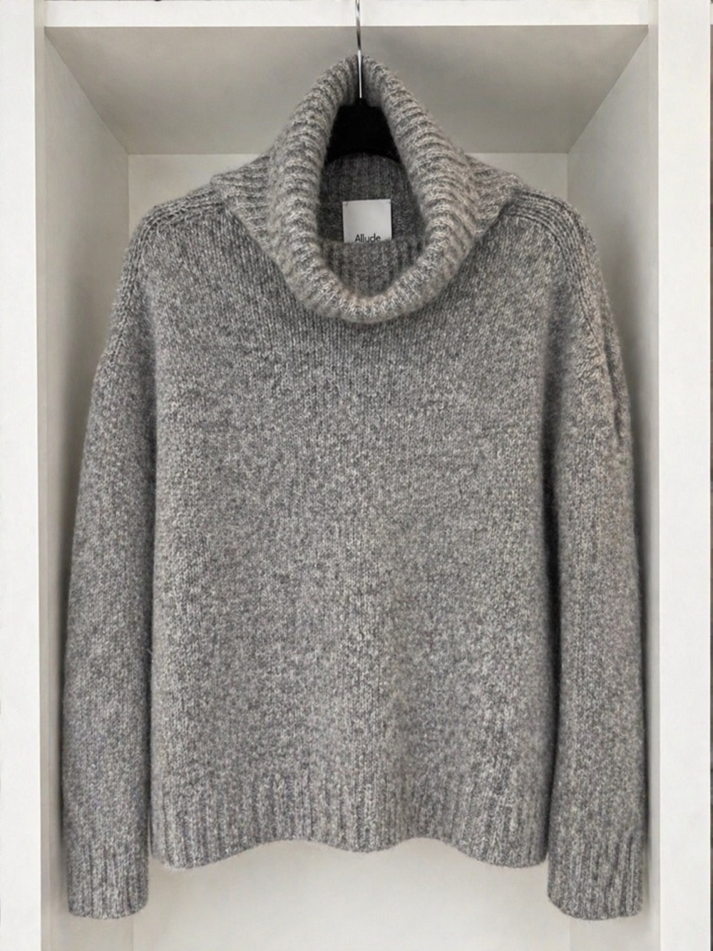 Allude Gray Turtleneck Wool Sleeveless Sweater